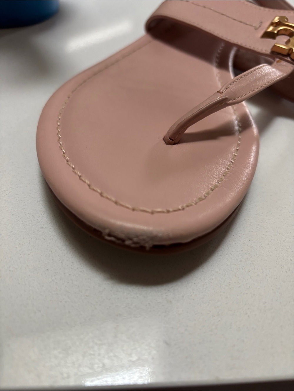 Tory Burch Pale Pink Leather Logo Toe-Post Sandals - Picture 6 of 6